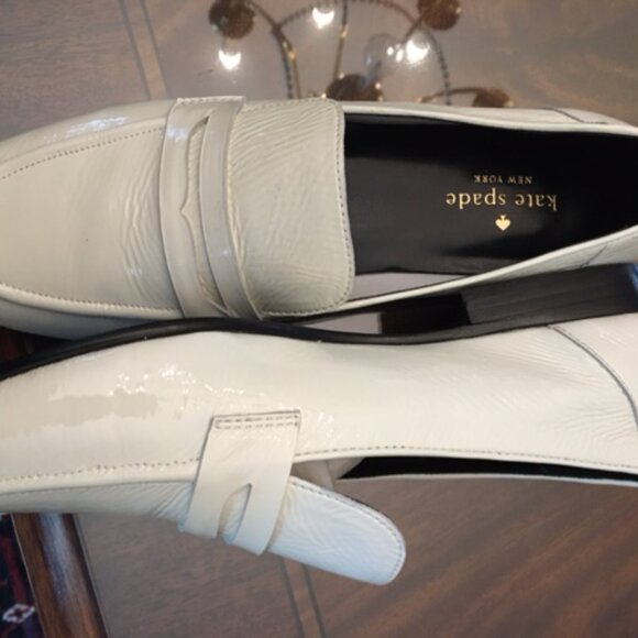 KATE SPADE NEW YORK GENEVIEVE OFF WHITE CRINKLE PATENT LEATHER 8 1/2M SHOES - Picture 6 of 7